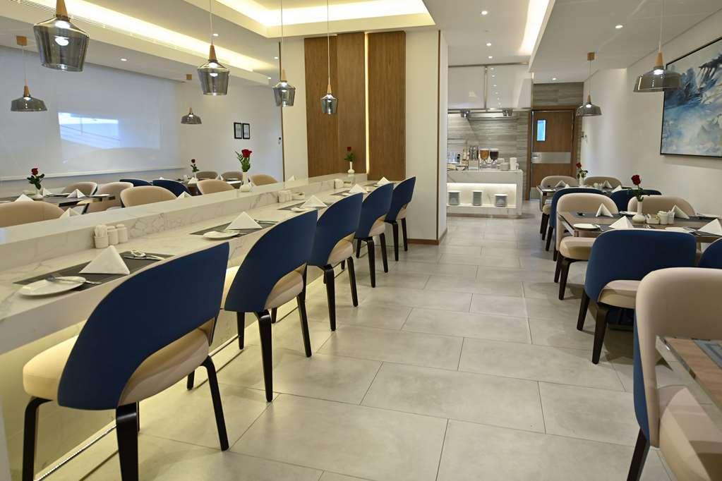 Comfort Hotel Jeddah King Road Restaurace fotografie